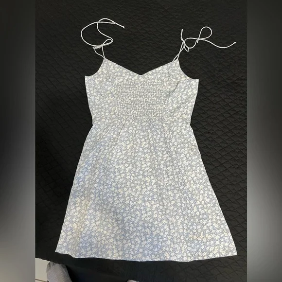 Francesca’s Blue floral dress - Picture 5 of 5